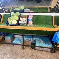 ميز خضروات عدد ٦ مع المري السعر ١٥٠ الواحد والميزان الواحد ١٠ استعمال ...