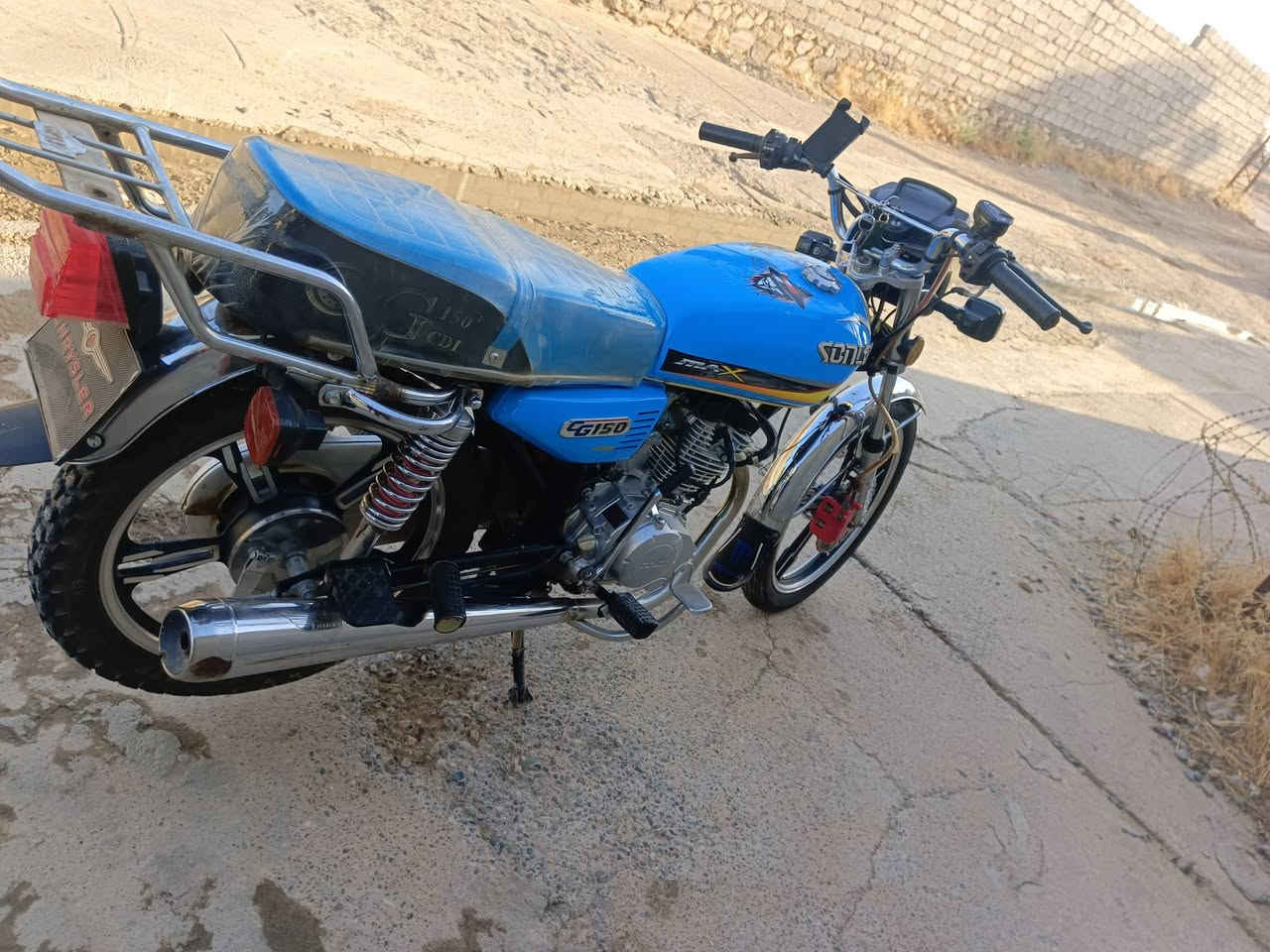 بسم الله الرحمن الرحيم 
السلام عليكم موطور للبيع موديل 2024محرك150Cc ما مفتوح شرط سلف تشقيل عن بعد  وضع شركه تايرات جديده ما يعوزو شي كامل مكمل مني فيز موجود 
***********
مكاني جنوب الموصل ناحية الشورة خابر وتدلل
