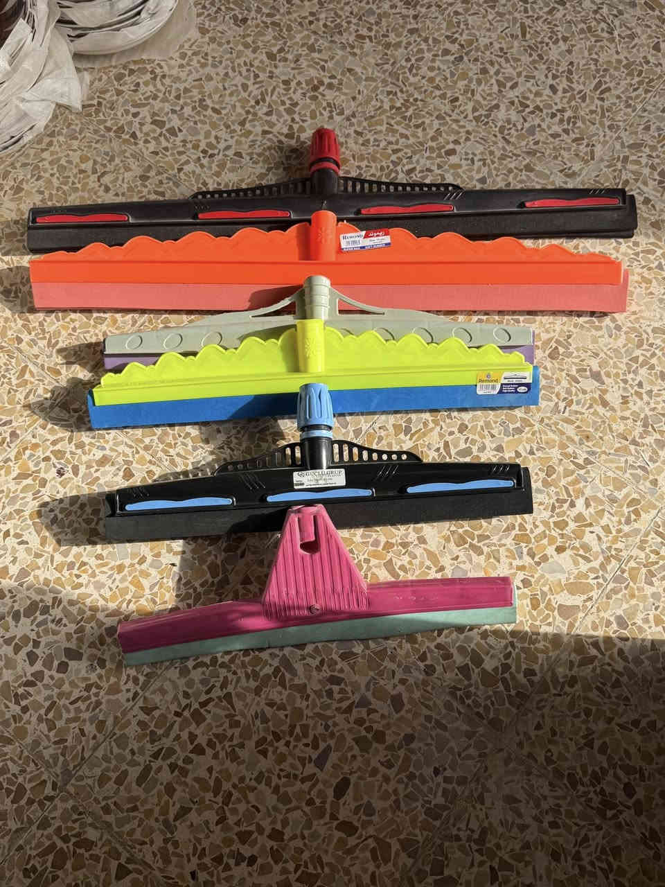 السلام عليكم ورحمة الله وبركاته
إلى زباءننا الكِرام، كل مايحتاجو المنزل متوفر 

*مكان المحل ناحيت الشوره بظهر انفوس  قرب صيدلية محمد الخلف🏥

📞***********
