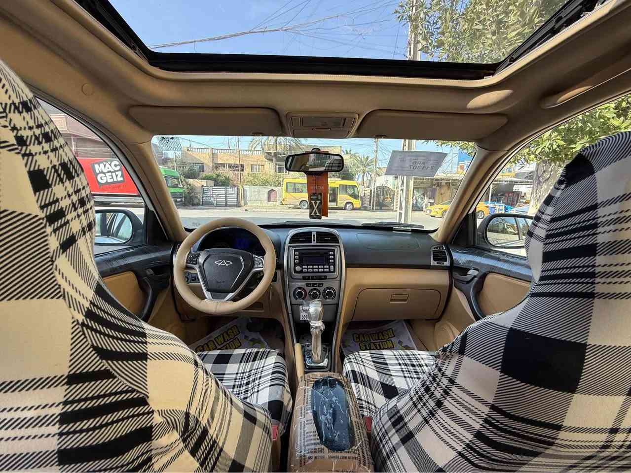 السلام عليكم تيكو موديل 2014 كير ميكانيك محرك2000السياره بدون صبغ وبدون حادث على وضع الشركه ماشيه 82 mi بس خشم الجاملغ صبغ فقط كير محرك صدر تخم تاير باتري كهرباتي خير من الله رقم بغداد تحويل ثاني يوم  السعر (67)وبيها مجال جدن بسيط التصال*********** ) Colombo, Sri Lanka
