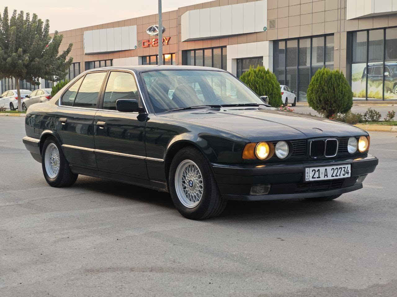 Bmw 525
مۆدیل ١٩٩٣ زەیتوونی
تەبرید 
گێرعادی
یەک پەڵە بۆیاخ 

سەنەوی تا ٢٠٣٠ تازەیە
گێڕ مەکینە تەبرید ئەکسل بەشەرت
تەحویل غرامە بڕاوە بەشەرت 
شوێن سلێمانی 
***********
*********** السليمانية, العراق
