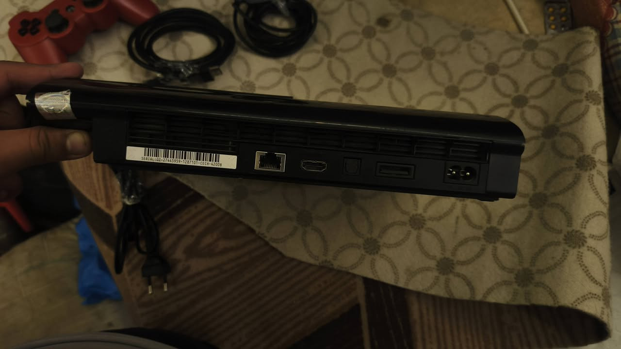 Ps3 سوبر سلم ❤‍🔥
النضافه فول الجهاز ضامه وما مستخدمه هواي 
شرط النضافه وما مفتوح (كامل ملحقات الشركه الاصليه🔌 )  للبيع بسعر 110 وبيه مجال قليل ، مكاني نجف اكو توصيل 🚚الخاص مفتوح / *********** رقمي 📞
