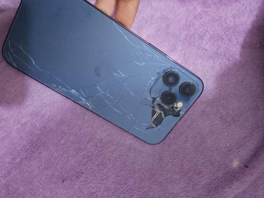 آيفون 12 برو ماكس
ذاكرة 256 
الجهاز نظيف مبدل فقط بطارية شرط ضمان اصليه 
والظهر يحتاج تبديل 
والباقي كل الجهاز قابل للفحص انو ماكو خلل 
للبيع او مراوس بايفون احدث وانطي فرق
سعره 400 
واتساب ***********
