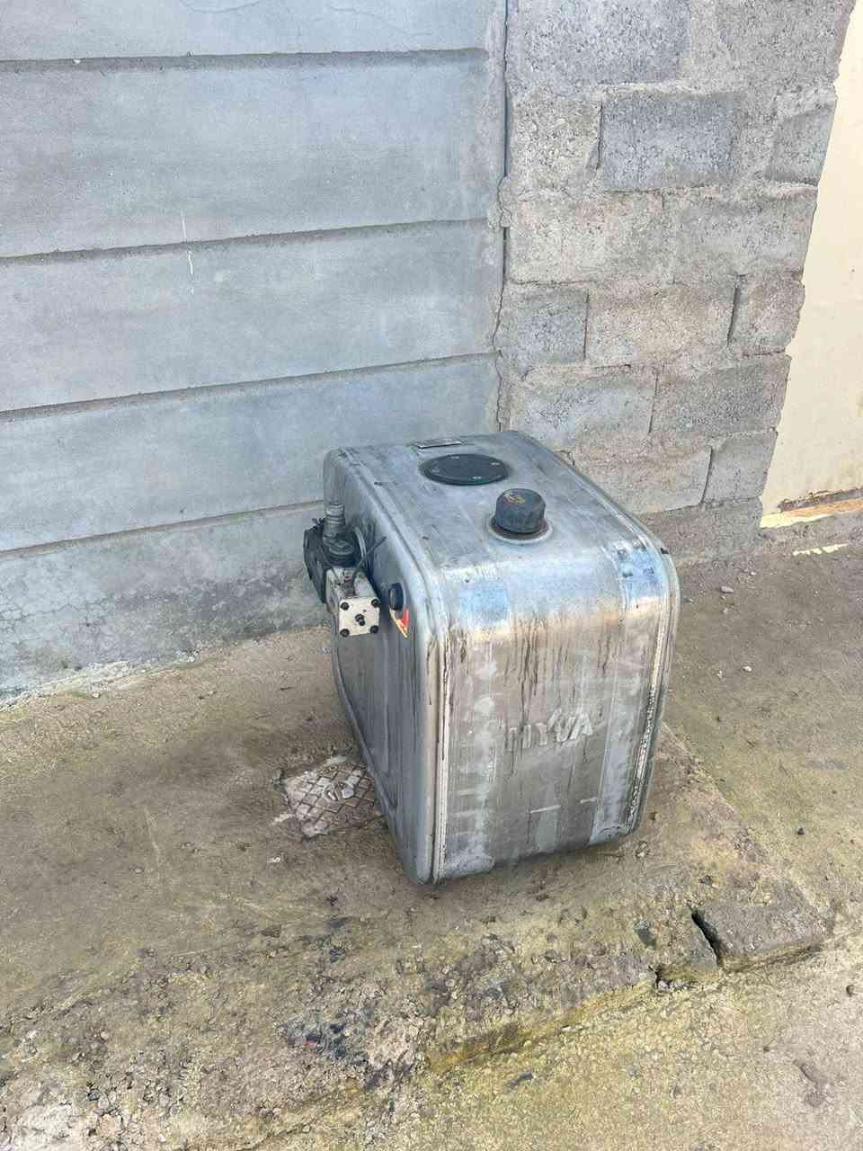 سلام عليكم تانكي كاز فافون للبيع مآل نساف ويرهم مال سحال هم.. مكان طوز خورماتو اتصال على الرقم ***********
