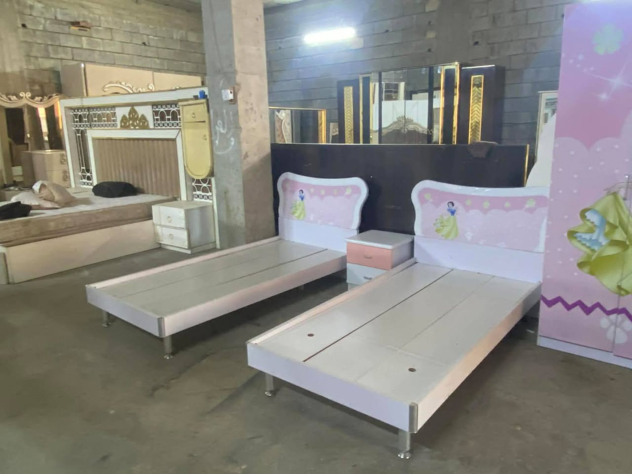 غرفة نوم اطفال حلوه ونضيفه العنوان كركوك شراي خابر 
*********** كركوك, العراق
