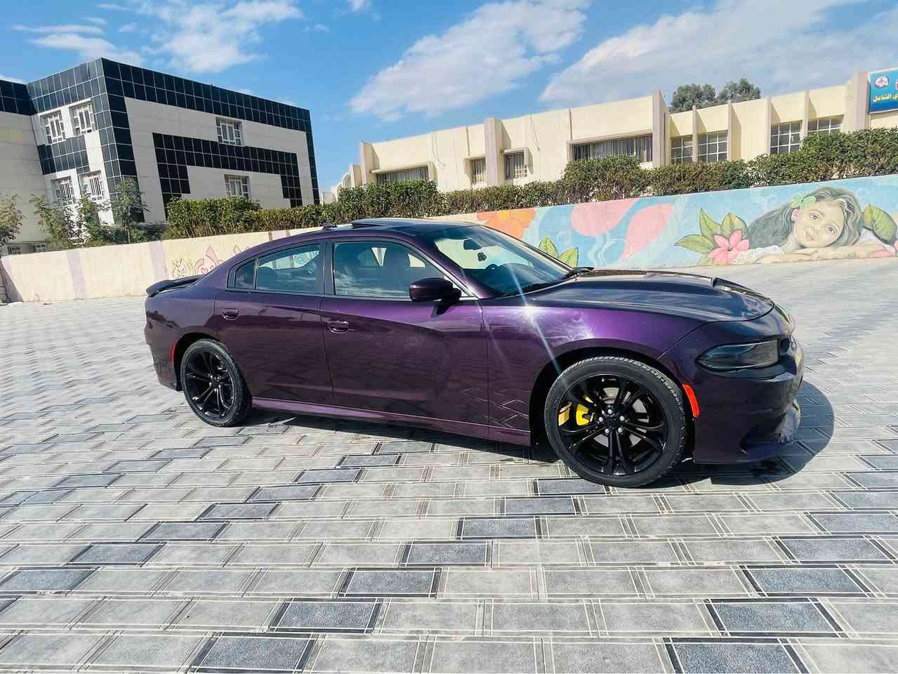 السلام عليكم 
✅للبيع فقط 
دوج جارجر موديل 22 جيتي بلاس 
لون بنفسجي 

☑️فول مواصفات  
✔️دمام خلفي 
سستم صوت الباين 
خرن ميموري 
كشنات كنتاره 
تدفئة تبريد كشنات امامي خلفي 
محرك 6 سلندر 

رقم اربيل بأسمي
✔️صور الحادث مرفقة 
تبديل وصبغ جاملغ امامي ايسر و دعامية 

عنوان السياره بغداد حي الخضراء 
*********** بغداد, العراق
