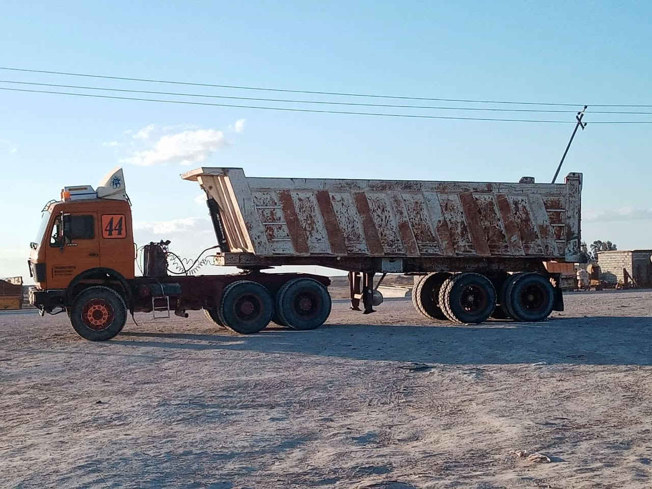 راس البي للبيع موديل 75 رباط اعوج باج بطن وضهر مكينه 10 كير برميل السعر 175 ورقه وبيها مجال مكلف بنشر للاستفسار اتصل‏ ‪***********‬‏‏‪
