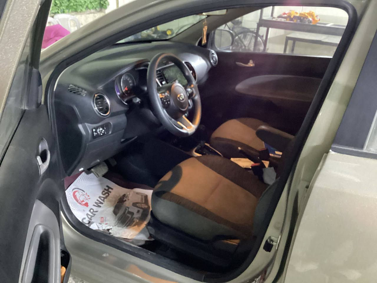 السلام عليكم كيا بيكاس موديل ٢٠٢٠ رقم بغداد ماشية ٣٩ الف كم  مواصفات السيارة محرك ١٤٠٠ سلايد تحكم ستيرن شاشة كاميرا مكفولة من الصبغ والضربة عدا ملاحظات بسيطة جدا السعر ١٠٥ ورقة بيها مجال للجادين بالشراء مكان السيارة حي العامل خلف المحكمة الاتصال على الرقم *********** بيه واتساب
تحياتي للجميع بغداد, العراق
