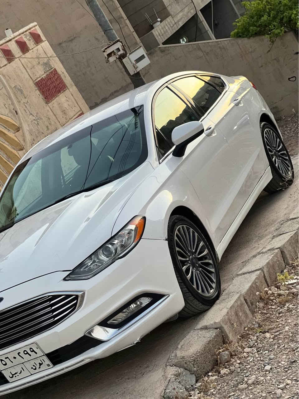 سەرەتا بە ناوی خوای گەورە 
Ford fushion 2017
سایەرەکی تابلی جوانە 
بی تەقەو رەقەیە 
یەک دیناری مەسرەف تیدا نیە 
گیر مەکینە کارەبایی تەبریت بە شەرتە 
سەنەویەکەی سالەکە بەسەر چوە 
کوشین جلدو کارەبایە 
شاشە گەورەیە 
گیر  ماوسە 
سەیارەکە چوار پارچەی بەس پەمە بی دەعم 
پشتو پیشی کەپسە 
 لە دوو عەیب بەدوای مەگەری یەک دیناری مەسرەف تیدا نیە 
بۆ زانیاری زیاتر پەیواندیمان پیوە بکەن 
*********** كويسينجاك, أربيل
