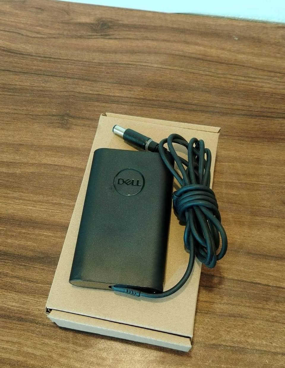 المواصفات :
المعالج intel cori 5
الجيل : الثامن
كرت الشاشة : intel UHD GRAPHICS
الرام : 8GB DDR4
الذاكرة ( الهارد ) : SSD 256 GB M.2
الشاشة : حجم 13.3 

المميزات:
اللابتوب سلم ووزنه خفيف ومفيد بالتنقل كونه سلم .
مع ماوس باد و ماوس وشاحنة   وجنطة اللابتوب

كيبورد ميكانيكي عربي انكليزي ليزري .

السعر : 215 الف  دينار
البصرة خمسة ميل


**إذا كنت صاحب هذا الإعلان وتريد حذفه لأي سبب، رجاءا أرسل رسالة إلى الدعم الفني**