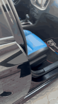 كشنات جارجر مروسه كشنات اسود جلد او قماش بس يكون لون اسود موديل و٢١صار شهرين من غلفته شغل درجه اوله اليوم متوجد ابغداد باجر ابكركوك***********
