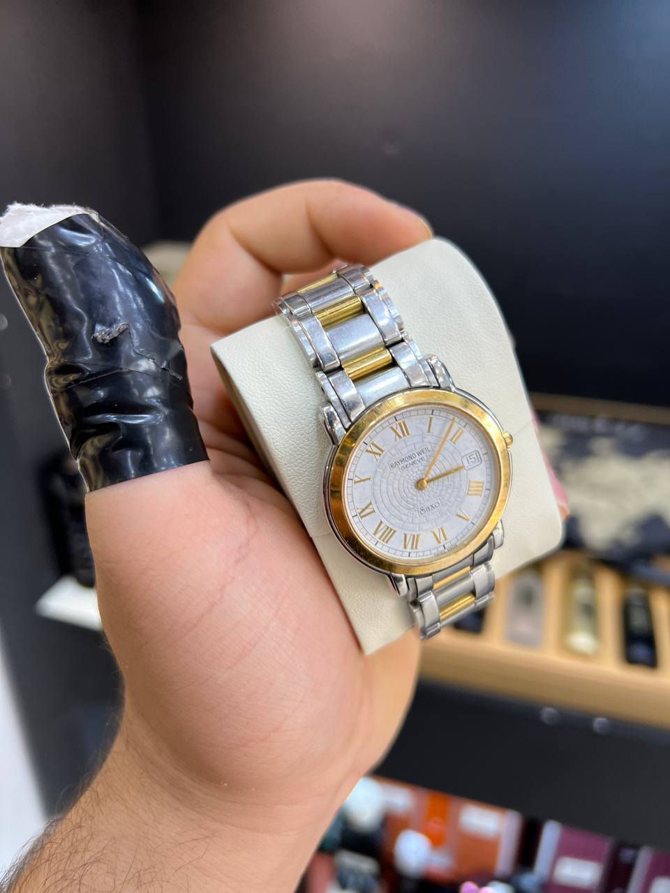 رايموند تحفه 
نضافه جيده 
34 قطر 
مينه بيها سواد اعتقد ينمسح 
سعر طيب جدا


**إذا كنت صاحب هذا الإعلان وتريد حذفه لأي سبب، رجاءا أرسل رسالة إلى الدعم الفني**