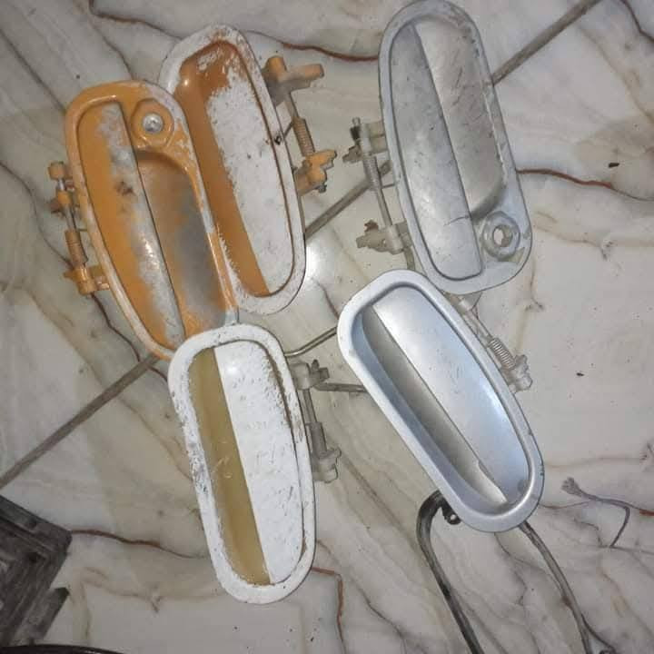 ادوات سي كي بسعر مناسب بس الي مصورهن عندي *********** وعندي مكينه گايمه بيهه كور وسلندو نضيف الي تفيده بسعر مناسب
