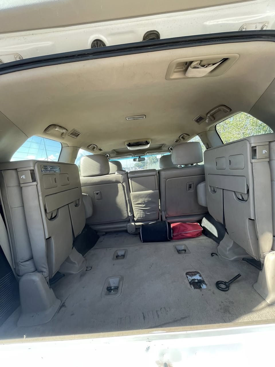 لاندكروز 2009 
8سلندر محرك 4600
فول مواصفات vxr
مكفولة من الصبغ 
قبق الصندوك والبلب خلف السايق مفتوح
السعر 285 وبيهة مجال بسيط
مكاني بغداد حي الجهاد
مامتواجد ع الفيس 
***********
