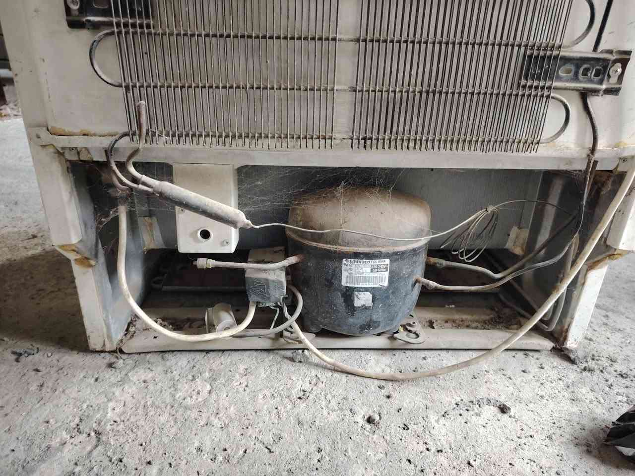 ثلاجه للبيع قيم وخذ بيما يرضي الله
***********
