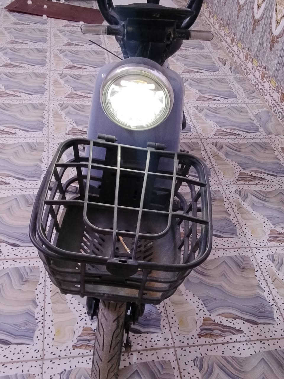 السلام عليكم من رخصه مدير لكروب دراجه شحن مابيهه اي نقص شغاله نضيفه وحلوه لون سمنتي الدراجه اصليه موتقليد مامصلحه ولا مفتوح بيهه برغي السعر 200 ألف بيهه مجال قليل العنوان بغداد مدينة الصدر هاتف ***********
