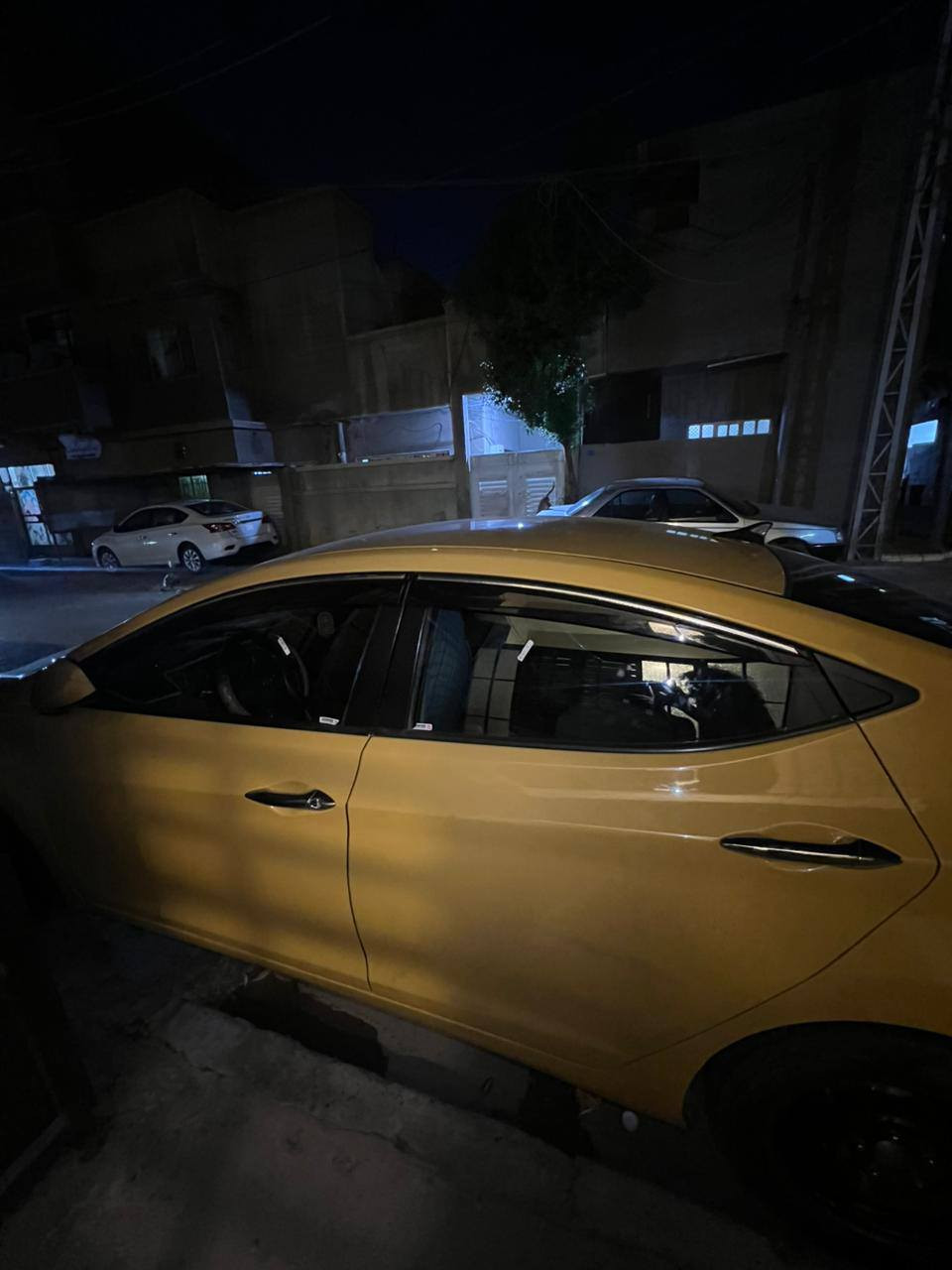 السلام عليكم النتره للبيع موديل 16 مكينه  خير من الله محرك 1800رقم بغداد رقمه انكليزي العنوان بغداد حي سومر شارع المدارس  السياره باسمي تحويل ثاني يوم رقمي ***********8 بي وتساب سعره 105 وبيهه مجال تعال كلب وتدلل اكرمك حك الجيهه
