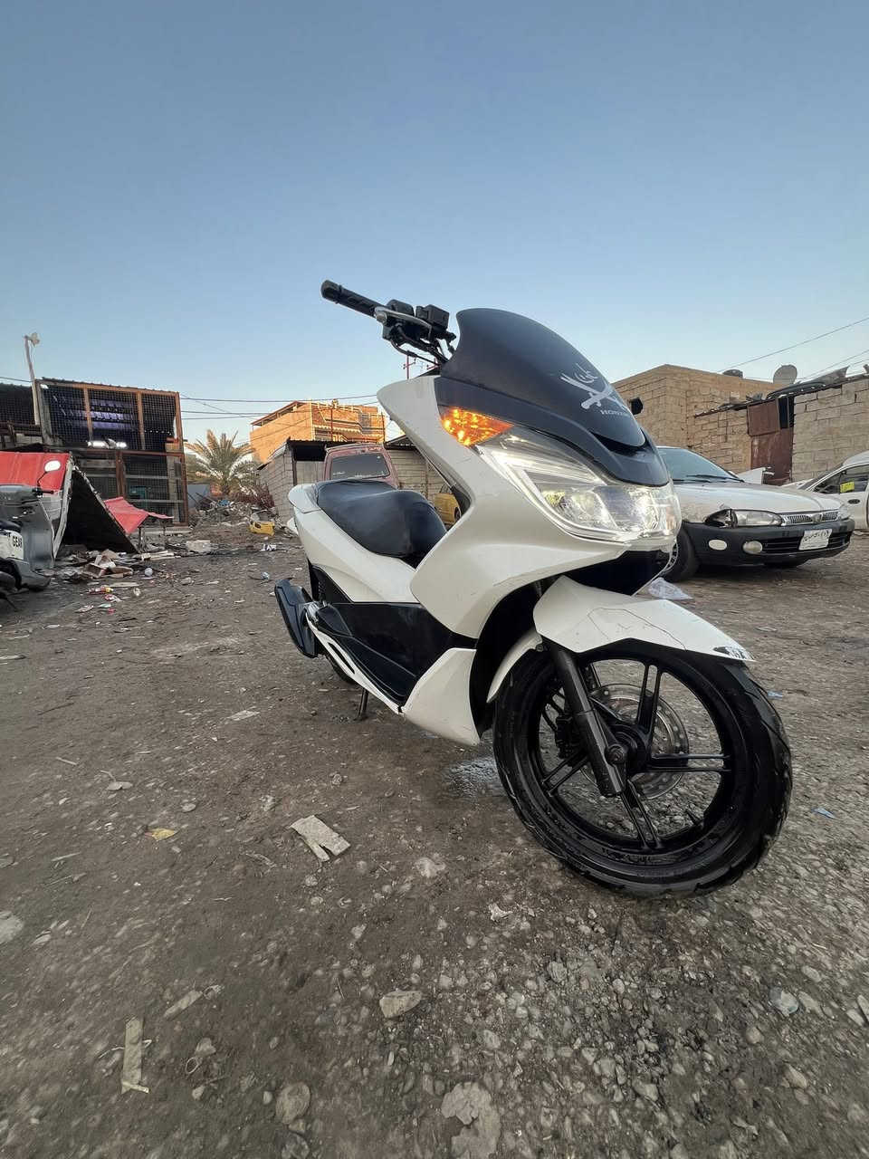 السلام عليكم 
PCXالجيل الثاني 
JFياباني  125
حرف  A
كفالة عامه
السعر ( ١٣ $ ورقه )وبيها مجال قليل..
