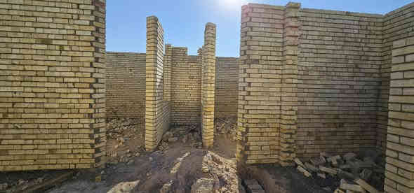 يا الله.... أهلا وسهلا بكم متابعينا _ الملاك للعقارات كربلاء 

🏠 قطعة مع بيت هيكل المساحة الكلية 250 م تقريبا تحت البناء 180 م + 70 م طارمة تقريبا الواجهة 9.5 متر والباقي نزال 💥 البناء درجة أولى واضح أمامكم 

🎬 يوجد فيديوا بالتعلقيات يوضح جميع التفاصيل 

💥 جنس الأرض طابو زراعي سند 25 إقرار محكمة بأسم المشتري جميع الخدمات متوفرة 

💢 ملاحظة سبب البيع ( صاحب العقار لديه ظرف ولا يستطيع إكمال البناء )
💲 السعر 125 مليون 

العنوان// كربلاء _ خلف جامعة العميد _ على نهر الهنيدية
شنــو عندك عقــــار للبيع ، ايجار، رهن ، راســـلنا 🅿️

__________________
للاستعلام والاستفسار:

موقع المكتب: الزبيلية _ شارع الرابط _ مكتب أملاك الخير 

***********
***********      محمد أبو ملاك الحسناوي
