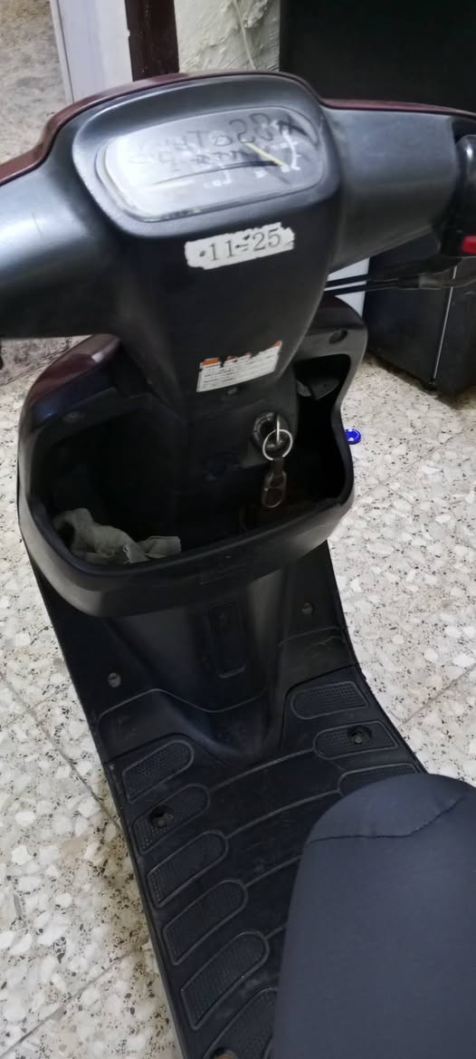 سلام عليكم ورحمه الله وبركاته دارجة بط موديل ٢٠٠٣ للبيع نظيف جدا جدا مكان كربلاء  المقدسة قرب مستشفى العباس الاهلي اتصال على هذا رقم ***********   ***********
