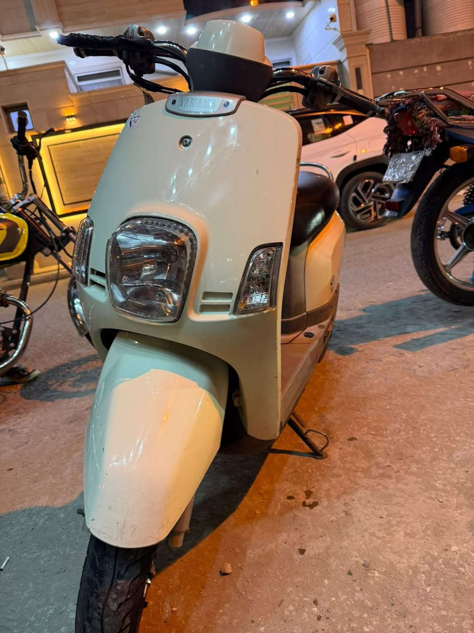 سلام عليكم بوليسي للبيع 2009
الدراجه انضف من الصوره وشلعه فول دراجه مزوده هم ومحركه برغي ما مفتوح  مكفوله ومامشيه
وفدوه اقره المنشور وشوف الصور للاستفسار اتصل ***********
