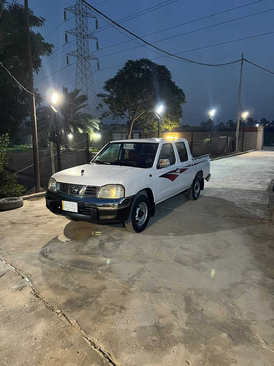 نيسان للبيع موديل 2013 كفاله عامه رقم ميسان تحويل ثاني يوم السياره جديده بمعنى الكلمة مكفوله كير ومحرك واكسن وشوصي تبريد تدفئة السياره جاهزه السعر 135 وبيهه مجال مكاني بابل مشروع المسيب 
*********** السيد يوسف المعموري
