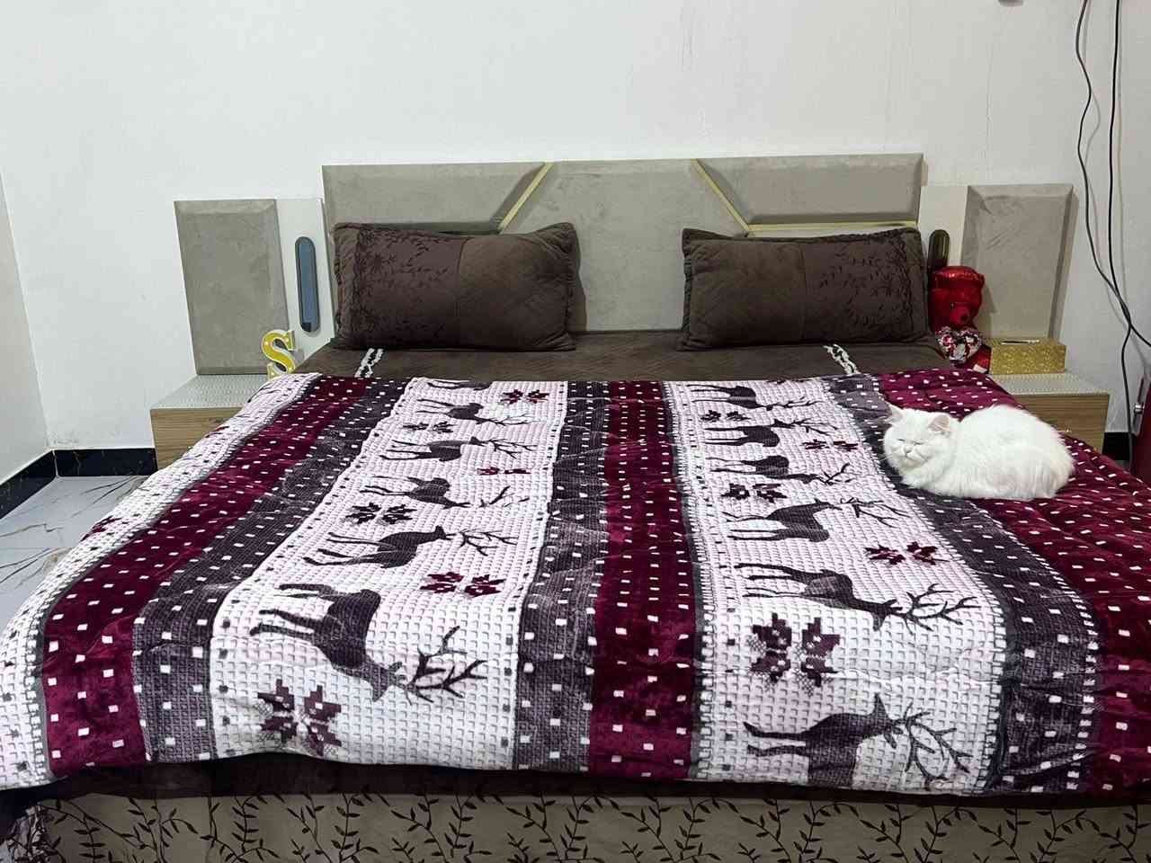 الـسلام عـليكم
غرفه للبيع نضيفه وجديده صار 4 اشهر من اخذتها تركيه 
5 قطع 
سعرها 650 وبيها مجال 
للااستفسار اكثر ***********
