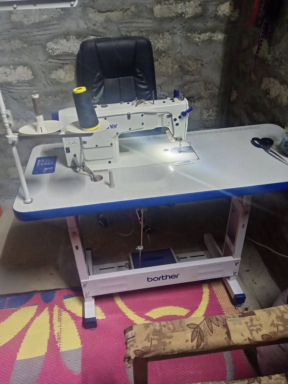 مكينه مال خياطه شغاله السعر نتصل عل رقم 📱 ***********
