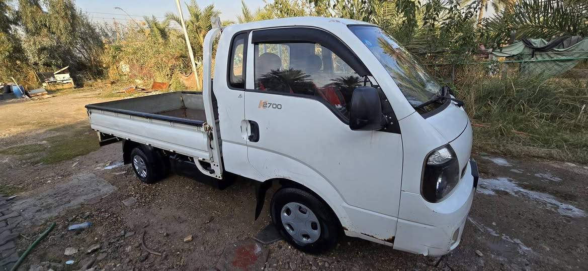 للبيع كيا حمل موديل 2016
رقم ذي قار – رقم إنكليزي
🔹 سنوية للـ2030 + هزة جديدة
🔹 السيارة باسمي – تحويل مباشر بنفس اليوم
🔹 المحرك ممتاز (لا تبخير ولا تنقيص)
🔹 گير + اكسل مكفولين
🔹 الشاصي مكفول ورقم الشاصي واضح جداً 
🔹 الإطارات (تايرات) جديدة
🔹 مسجل + كهربائيات السيارة بالكامل شغالة
🔹 لا يوجد صبغ نهائيًا، القشرة الخارجية على البلادي
🔸 الملاحظات:
بعض التخسفات والشخوط البسيطة في البيبان والبدي ولم يتم إصلاحها أو صبغها بعده كله بلادي 
📍 الموقع: بغداد – الشعلة
📞 الهاتف: ***********
💰 السعر: 110 وبيها مجال البسيط
