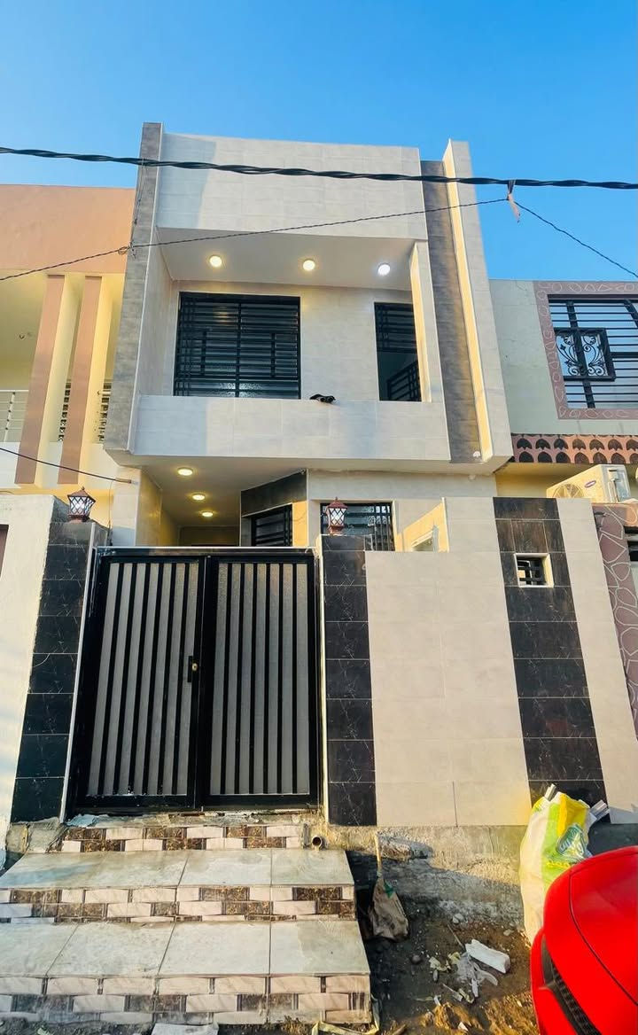 100 متر طابقين بناء جديد صب كونكريت 
رقم العقار 22حي ميسان 
الطابق الاول غرفه وصاله ومطبخ وستقبال ومكشوفه عدد 2 صحيات عدد 2 
الطابق الثاني غرفتين سويت وصاله وصحيات  للاستفسار الاتصال على الرقم التآلي الكوفي للوساطة العقاريه ***********
السعر 138
