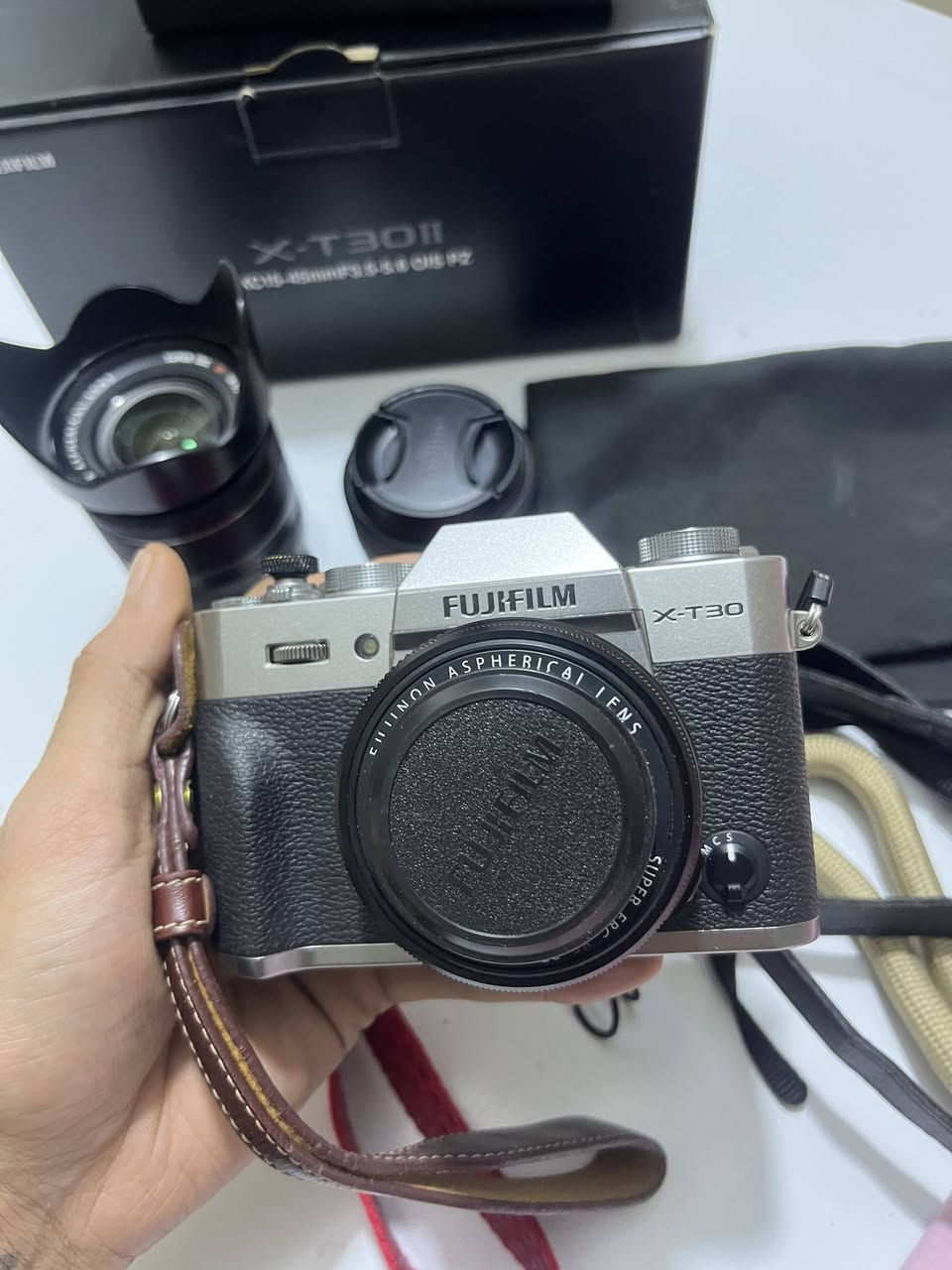 فوجي فلم
Fujifilm xt 30ii

وياها ۳ عدسات وكامل ملحقاتها مستخدمة كلش قليل مميزات بيها هواية كمثال تشحن بشاحنة تايب سي بطارية عمرهاطويل
بيها تأثيرات الافلام اني مجزهها من كلشي من ناحية الاعدادات وبعد كومة مميزات مال مستعجل ع البيع 1،350
***********
