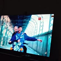 شاشه 85 البيع 07763655225