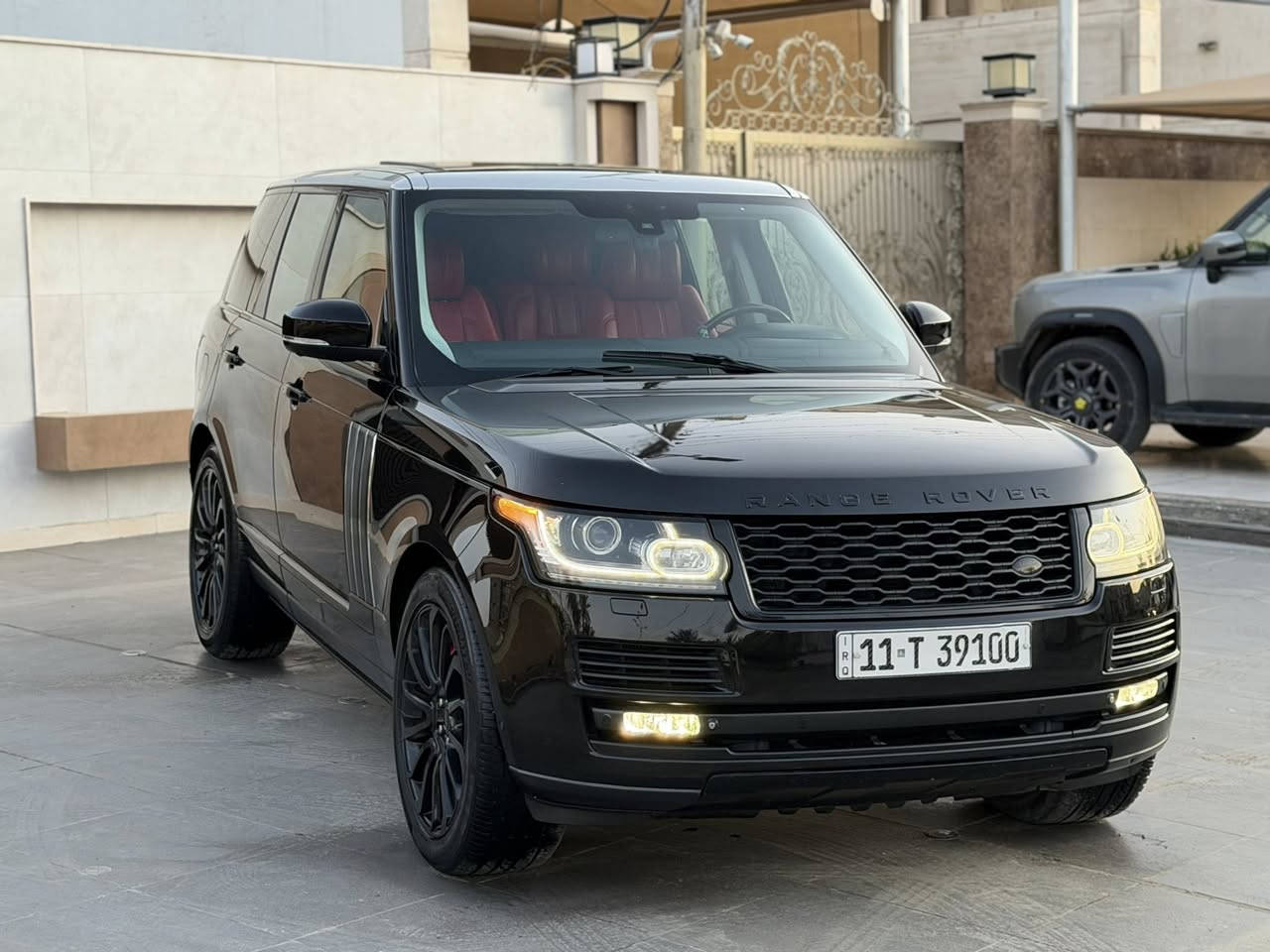 سلام عليكم
رانج روفر فوج موديل 2014السيارة اوتوبايكراف VIP وكالة سردار مكفولة كفالة عامة  مكينة 8 سلندر سوبر جارج السيارة جديدة على وضع الشركة

مكينه مفتوحه بس من فوك 

كير كفالة 

اكسل كفالة 

سوبر كفالة 

رادارات امامية

جنطة كهرباء

رادارات مري

مري شفط

تدفئة ستيرن

خزن ميموري كشنات

خزن ميموري ستيرن

جكات 

بانوراما

دوسات كهرباء

3 شاشات

5 كامرات 360 

كشنات 4 مساج 

كشنات 4 تدفئة تبريد

سماعات ميرديان 

رادارات امامية خلفية 

ومعروفة مواصفات ال VIP يرادلهه هواي حته اذكرهن 

عنوان السيارة بغداد / 

للاستفسار ***********
