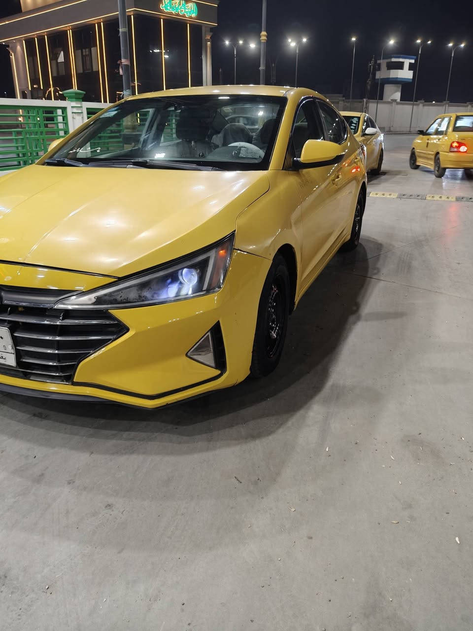 السلام عليكم النترا 19حادث خلفي مكان السياره بغداد الزعفرانيه بيها تبديل قطعتين صندوق مال حادث جاملغ امامي سعر 130 وبيها مجال ***********
