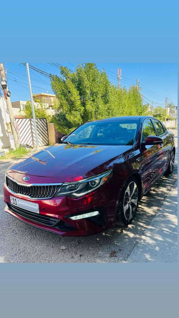 السلام عليكم  كيا اوبتما 2019 فئة S
 رقم بغداد دولي جديد هزه جديدة
حادثها من الامام بيها صبغ بنيد وجاملغات مخاويه لون وبيها مكان بسيط بارد
سيارة كلش حلوة وناعمه واقتصادية جدا وعليها ادامه كامله من كلشي 
المواصفات 
محرك ٢٤٠٠GDI 
ماشيه 51 ميل 
بصمه تشغيل +ابواب +صندو
كشن سايق جلد كهربائي
تحكم ستيرن اربع جهات 
شاشه جبيره + كامره 
قيادة ذاتيه 
رادار امامي
سستم صوت انفنتي
مانع انزلاق
نقطعه عمياء
اشاير بل مري
دشبول كدنزا 
نضام ترحيب 
3 نضام قياده + مانع تزحلق 
لد امامي وخلفي
لايت عدسه لايت نهاري
ويل كب 18 
السعر 122$ وبيها مجال 
مكان سيارة بغدا الكرخ 
رقم الهاتف ***********
