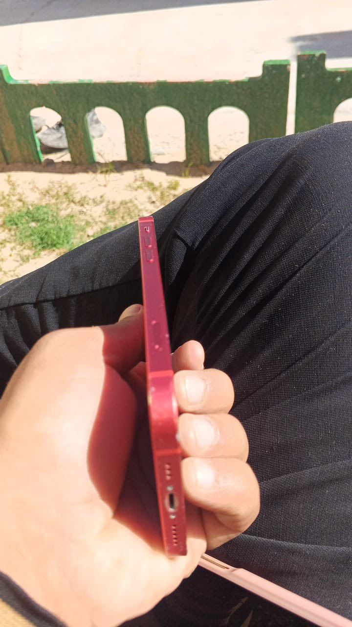 ايفون 12 عادي جهاز بلادي فقط مبدل كامره اماميه 
بطاريه 75 بلاديه 
ذكره 128
بي فطر واخد بل ضهر حته مايبين جهاز كلش نضيف 
 السعر ٢٧٥ وبي مجال ميعجبك اكو اشكال بل سوك تفاصيل اكثر اتصل *********** مكان ديالى كنعان
