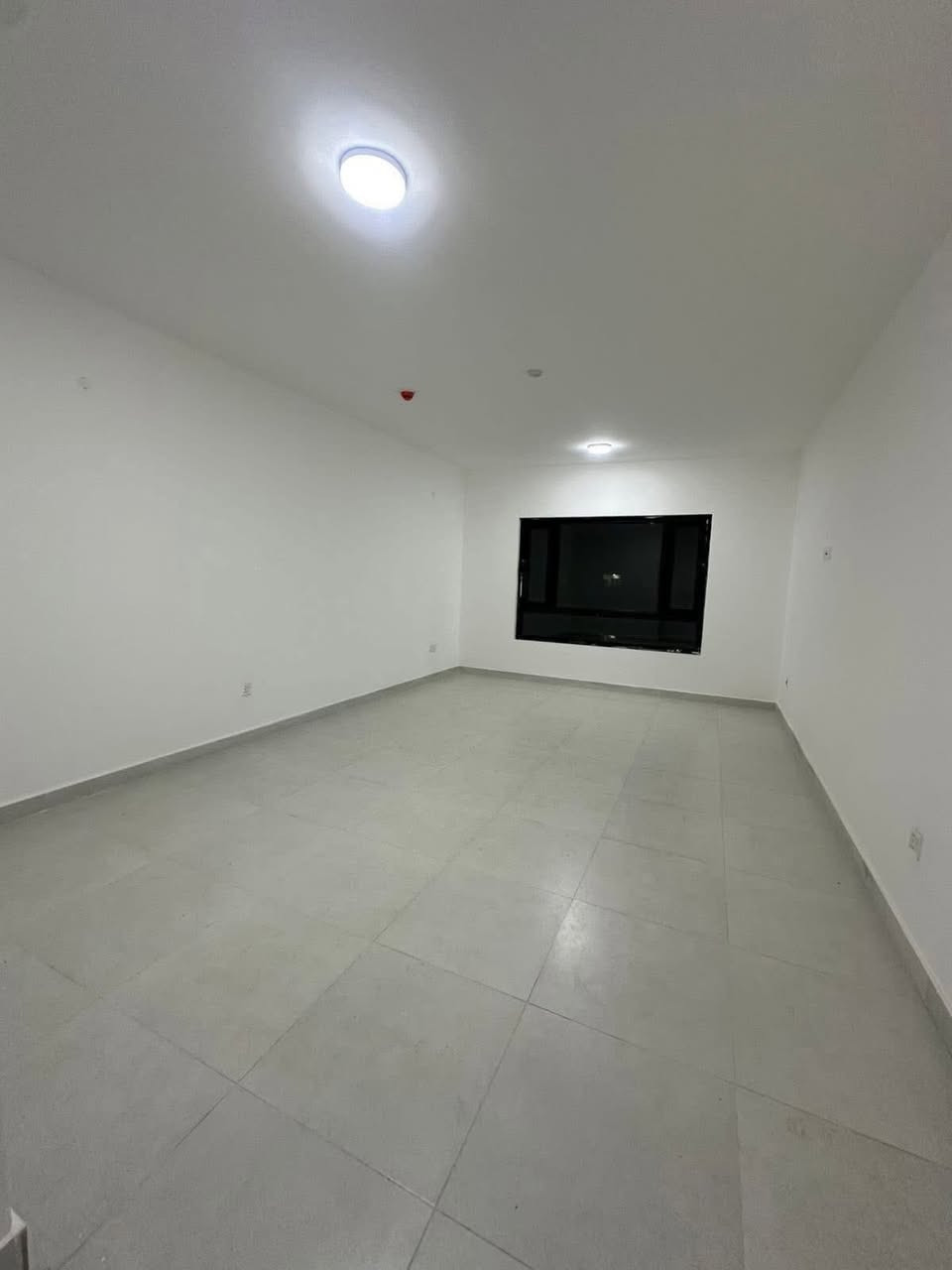 🏡شقق ديلوكس للإيجار – للعوائل حصراً
📍 المنصور – البيجية - مجمع دار السلام السكني

✨المساحة 134م غرفتين | ومساحة 205م 3 غرف

التفاصيل: غرفتين نوم، صالة، مطبخ، حمامين، ولوندري
كراج خاص + كراج تحت الأرض

🏫 مدارس وحضانة وسكيورتي واسواق ومول قيد الانشاء ومختلف الخدمات داخل المجمع
🛗 3 مصاعد سريعة وآمنة

💰 سعر الايجار للمساحة 134م: 900 ألف (قابل للتفاوض)
💰سعر الايجار للمساحة 205م: مليون و250 الف

📱 للاستفسار: واتساب أو اتصال ***********

🔸ملاحظة: عندك شقة او بيت وتريد تأجرها بداخل اي مجمع سكني او خارج المجمعات اعرضها يمنا والباقي علينا
