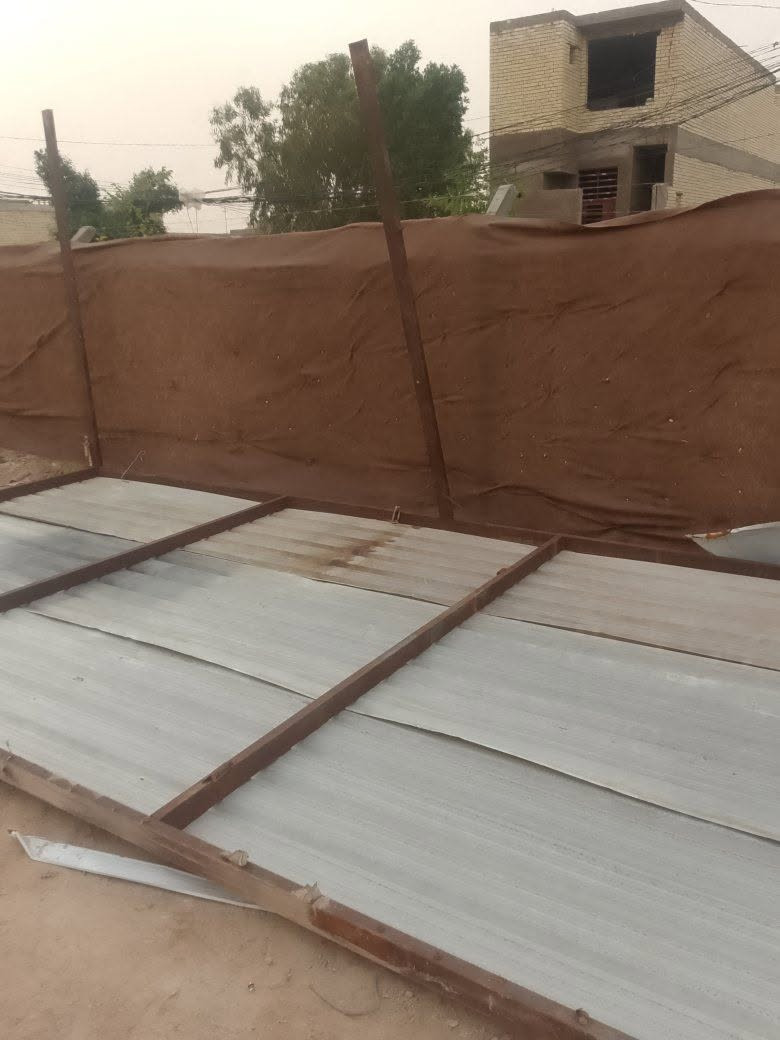 السلام عليكم عندي قمرية جينكو  البيع مكاني حي نداء 
طول ٦ متر 
عرف ٣ متر 
رتفاع مترين ونص 
سعر  175 واتساب 

***********
