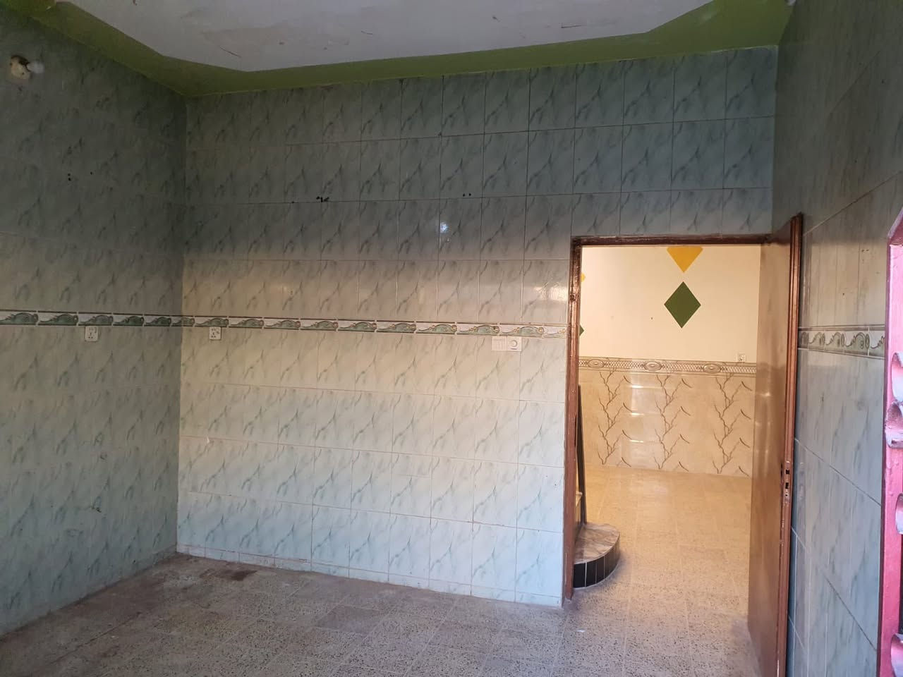 دار للبيع قرب مدرسة الشرقيه المساحه 130 بناء درجة أولى اي ضرر مابي السعر 37الاستفسار‭0773 589 7145‬
