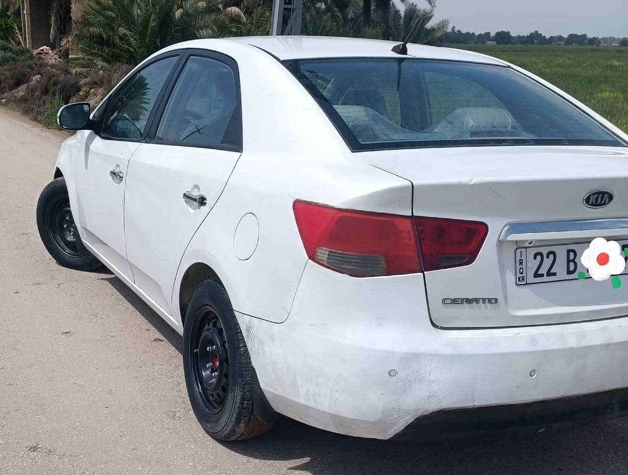 للبيع موديل 11 سنوية لل31 هزة جديدة 
محرك 1600
سيارة بيه صبغ اربع قطع بدون دواخل تبريد ثلج سيارة جاهزة 
90 وبيه مجال 
***********
