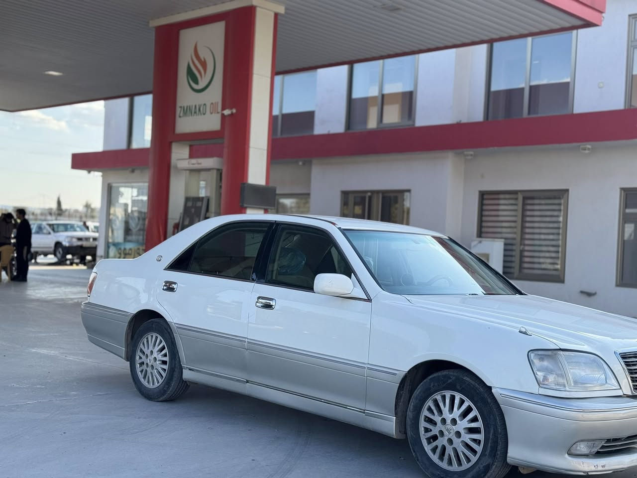 مەلیکە موس دیفۆڕ گەورە تاقانە٤٦گەڵا
خوار هەموو بازاڕ 
2001 
پەردە
کوشن کارەبا
سێ دوگمە
گێڕ و مەکینەی بەشەرت 
نموونەی جوانی 
بێ چاڵ 
سەقفوو شانی شوشەیی
تاقم پێش و دوای چرکەی تیا نیە 
سوکانی بۆشی تیا نیە زۆر خۆشە سوکانی 
سەقفی بۆیاخ نیە بەشەرت ✅
کەڤەر گۆڕاو نیە بەشەرت ✅
ژمارە شانسی بەشەرت✅
یەک پارچەی بۆیاخە 
سعری خوار هەموو بازڕ 
٤٦ گەڵا مەجال
*********** 
ئەدمینی دڵ ♥️
