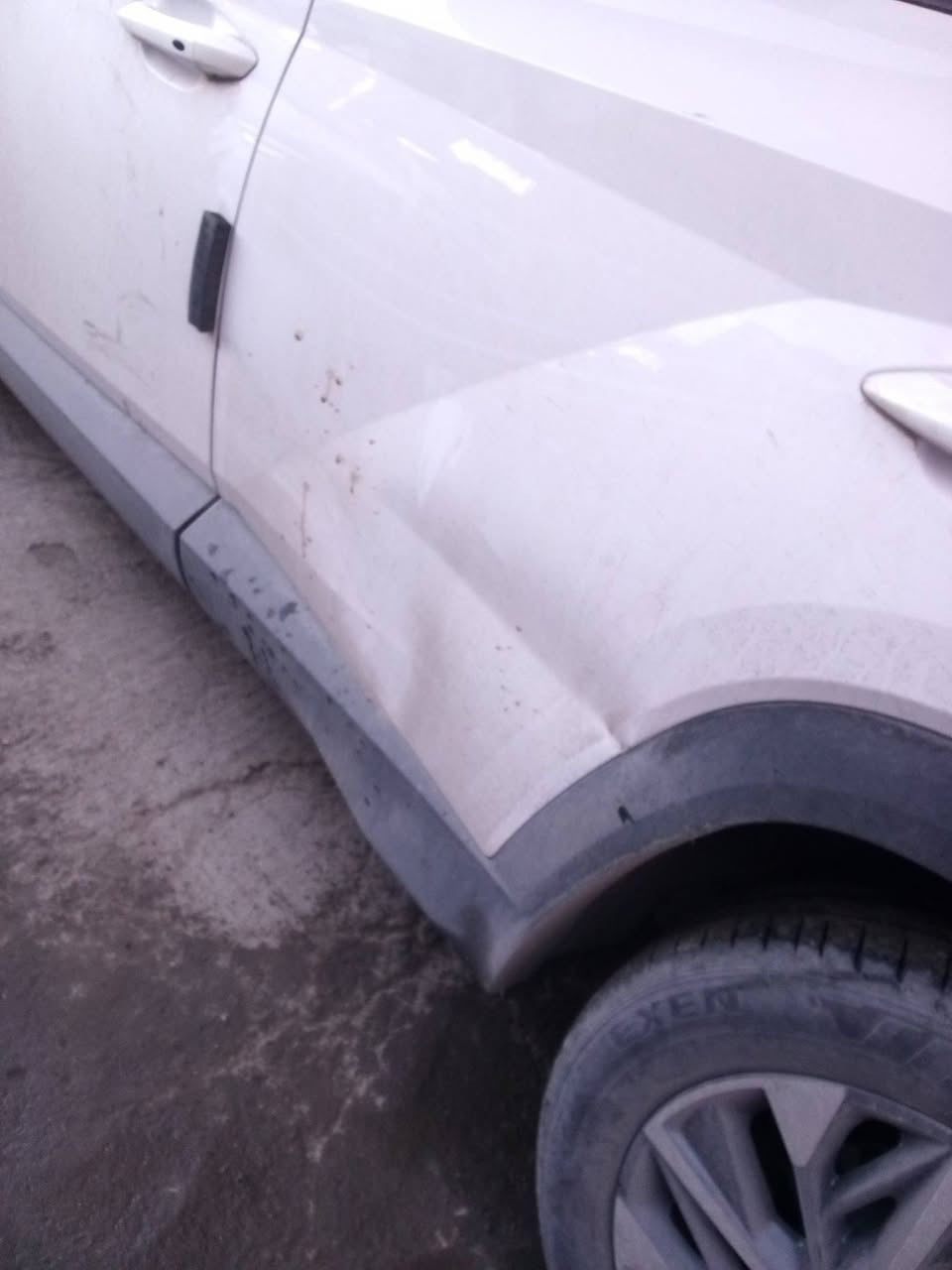 تعديل الأبواب الخلفية على البارد سياره هونداي توسان قبل وبعد الإنتهاء منها 
سمكره وفابير كلاس سيارات حديثه باادراه حيدر السمكري بغداد هاتف ***********
