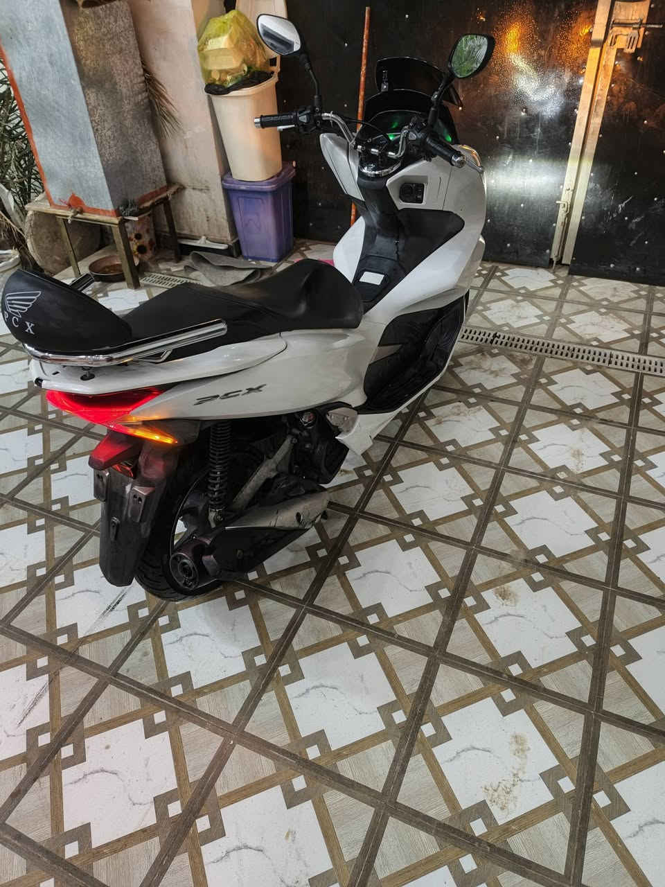 السلام عليكم pcx جيل 3 2019 الدراجة نضيفة و بيها تدفئة ب اليدات و حساس ب الازدحام و محركها 125cc و الدراجة ما يعيبها أي شي السعر 16 ورقة و بيها مجال للشراي شرط الفحص
العنوان: بغداد
الرقم: ***********
رقم ثاني: ***********
