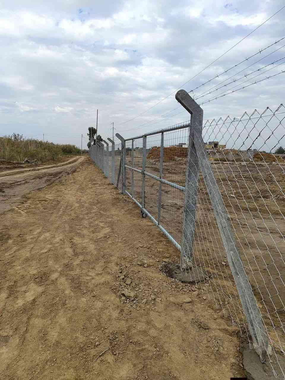 "تريد سياج بضمان وجودة؟ شركة دجلة توفر لك أفضل أنواع الأسيجة وبأنسب الأسعار.
✅ مواد أصلية 100%
✅ صب خرساني دقيق
✅ كادر عمل محترف
📍 متواجدون في جميع المحافظات.
📞 للحجز: *********** المحاويل, بابل
