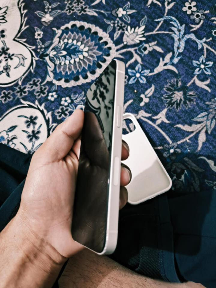 آيفون 13عادي ذاكره ١٢٨بطاريه 90بلادي وين ماتريد افحص مبدل شاشا فقط مكاني بغداد أبو غريب ***********
