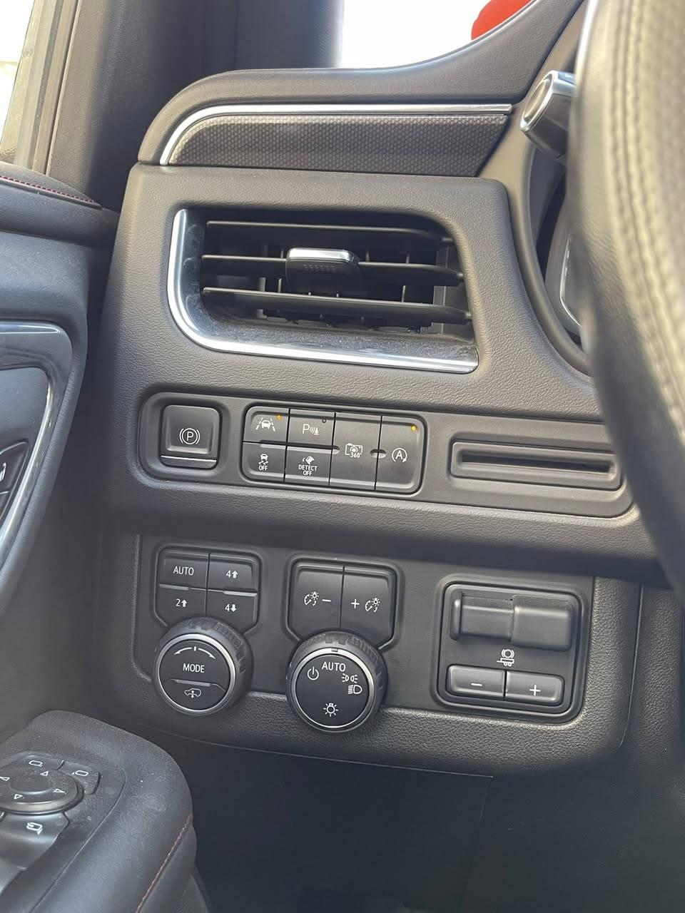 السلام عليكم تاهو مديل 2023 سياره جديده ب معنى كلمه سياره كفاله عامه ماعدى رصعت بل بنيد فقط رقم سياره بغداد 
موصفات سياره 
فئته RST
سياره جكات تصعد وتنزل 
خمس كامرات  
تحديد مسار 
ردار 
محركه 6.2سياره فول 
جديده مشيه حلو 45 الف يعني زيور سياره السعر على تلفون 
رقم الهاتف :***********
سياره موجوده بغداد
