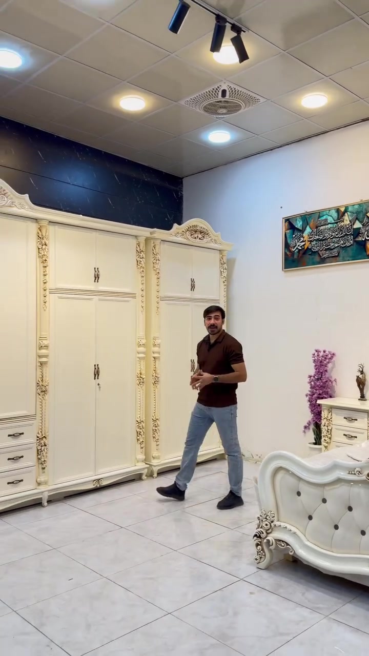 موديل (  روما ) اللون اوف وايت وتعتيق كريمي

شركه المرتضى للاثاث العراقي تقدم  موديل نجاره عراقي والديكور والتصميم  مصري

ضمن وجبة الدرجة الاولى 

سعر التخفيض  3 ملايين و450  الف فقط

غرفة 6 ابواب طابقين ملحق

تتكون من 10 قطع

وجه الكنتور يكون  ان دي اف  6ملم
داخل الكنتور صاج  طبيعي 4ملم 

راس العالي والناصي زان مصري 
لف الابواب زان مصري

ظهر الكنتور جرجوبة براغي 

القاعدة الارضية للكنتور بلوك بورد

ارتفاع الكنتور مترين و80سم 

عرض الكنتور 3 مترات و60سم

عرض الكنتور مع زاويه الملابس 4 امتار و80 سم

السرير طبقة بلوك بورد

السعر الحالي/ 3450معه الشد  والنقل  كامل

خدمة الشد والتوصيل مجاناً لجميع محافظات العراق 

العنوان / بغداد الجديدة قرب البريد 

***********

***********
