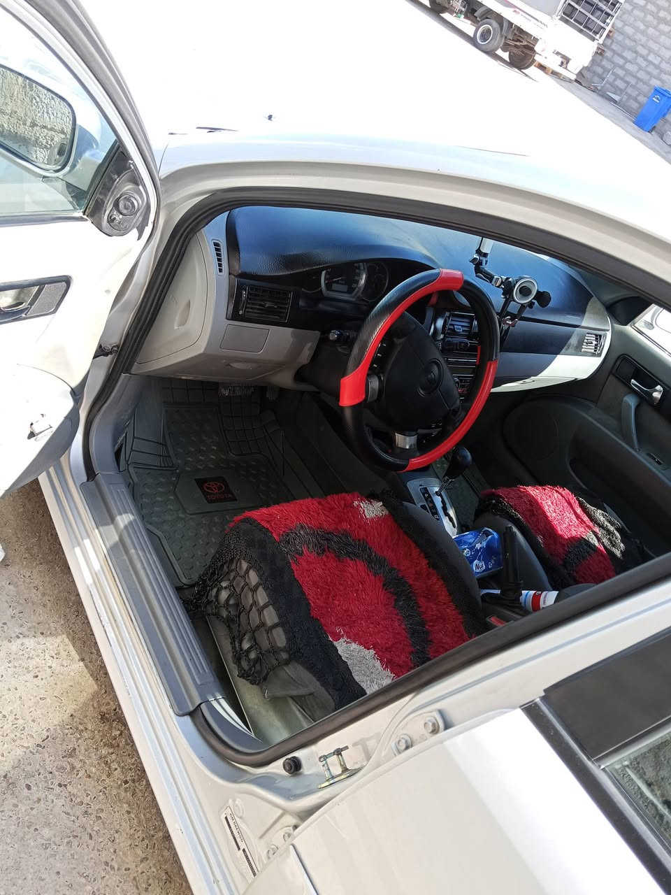 السلام عندي اوبتره للبيع موديل 2007 سياره حلوه ونضيفه شوف عين بيها قطعتين فقط سياره بيها جراد  رايدها 75 وبيها مجال لطيبين مكاني دوره مهديه ثانيه ***********
