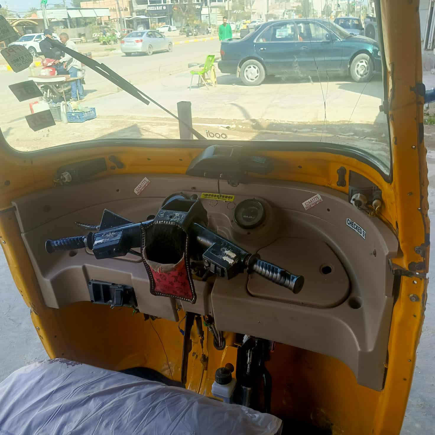 السلام عليكم تكتك للبيع موديل 18 معمره بل كامل ما بيها أي نقص جاهزه كبل للشغل السعر 4مليون650بيها مجال استفسار اكثر اتصل على الرقم ***********
