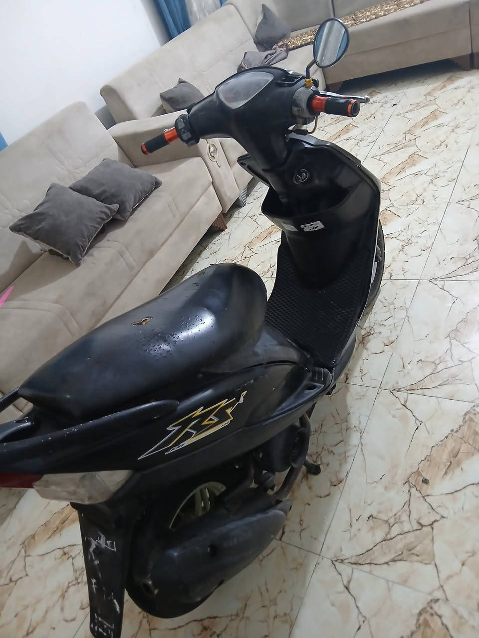 ماكس عدله 50 بلاد ما نقصها شي ( نكراه سلف ) وشغاله من طول للطول كلها كهربائيات  لايت اشاير سكن دشبول قفل ستيرن ( مفتوحه ولفات ناعمه ناعمه خرسه دراجه نهضه شك الكاع ومعدل ) لا تبخر ولا تنقص دهن كفرات اصلي مختمات مكاني ناصريه الاسكان الصناعي مقابيل البوفياض مجمع نور الناضر *********** السعر 500 وبيه مجال
